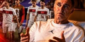 Efsane futbolcu Hakan Şükür: Milli takım birilerinin takımı hâline getirildi 