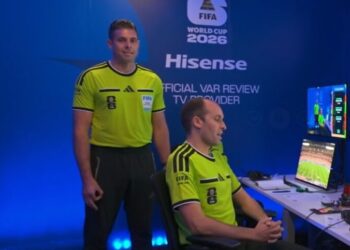 Avustralyalı hakemin hareketi nedeniyle FIFA’ya tepkiler dinmiyor