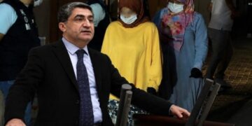 Ekmen, AP’li Özlem Zengin’in inkar ettği Uşak’ı hatırlattı: Çıplak arama ilk kez yapılmıyor