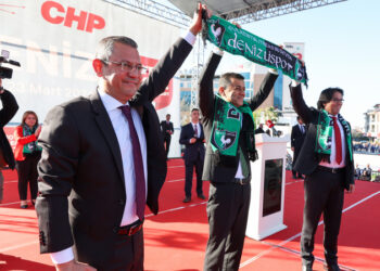 CHP’de istifa depremi sürüyor: Denizli Büyükşehir ile 14 ilçe Belediye Başkanı istifa etti