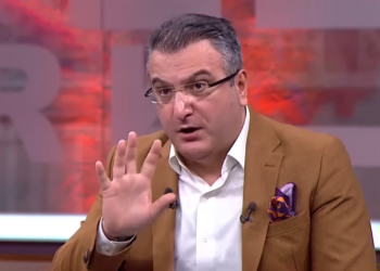 TGRT ve Türkiye Gazetesi’nden kovulmuştu: Yandaş Cem Küçük ‘şantaj’ suçlamasından gözaltına alındı