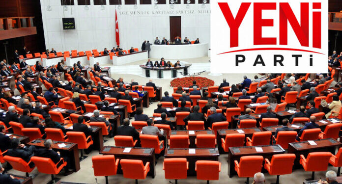 Mutlak butlan kararı ardından tedbiren görevden alınan Özgür Özel, beraberindeki 91 milletvekiliyle partisinden istifa etti.
