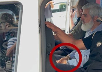  Kuytul Hoca, hakkında gözaltı kararı olmadan kelepçelendi: Kızları gözyaşını tutamadı