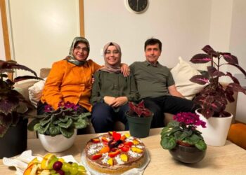 İsmet Özçelik’in kızı:“Babamın Malezya’dan kaçırılması tarifsiz acılar yaşattı ama sürgün hayatı bana çok kapı açtı”