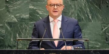 Başbakan Albanese’den dünyaya AI uyarısı: “Yapay zekâ insan kontrolünde kalmalı”