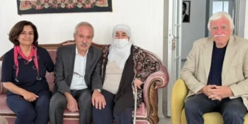 7 yıl sonra tahliye oldu: Selçuk Mızraklı, Demirtaş’ın annesini ziyaret etti