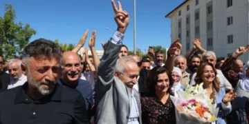 7 Yıl sonra tahliye olan Selçuk Mızraklı: ‘Burada olması gereken benden önce Demirtaş’tır’